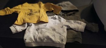 Lot 2 gilets et 1 t-shirt manches longues 6 mois Kiabi