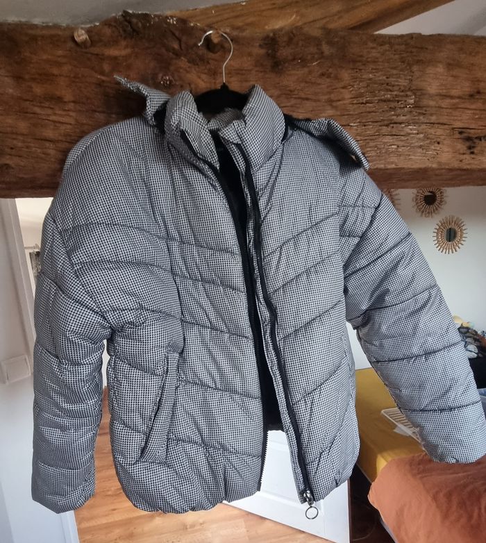 Blouson motifs noir et blanc avec capuche - photo numéro 3