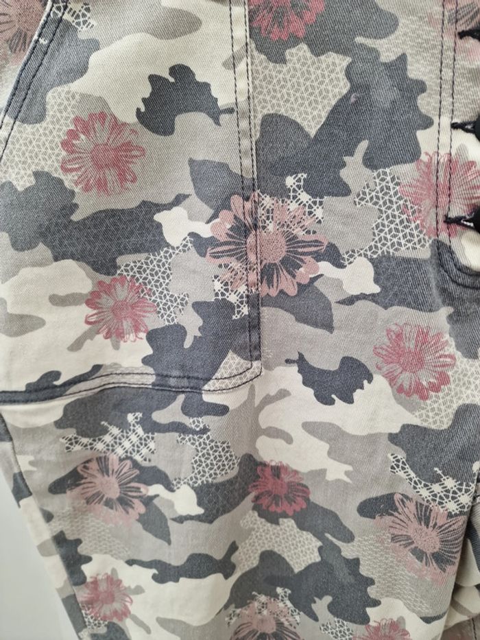 Jean Boyfriend Délavé Imprimé Camouflage Fleurs - photo numéro 4