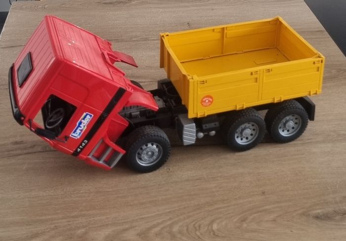 Grand camion benne Bruder - photo numéro 3