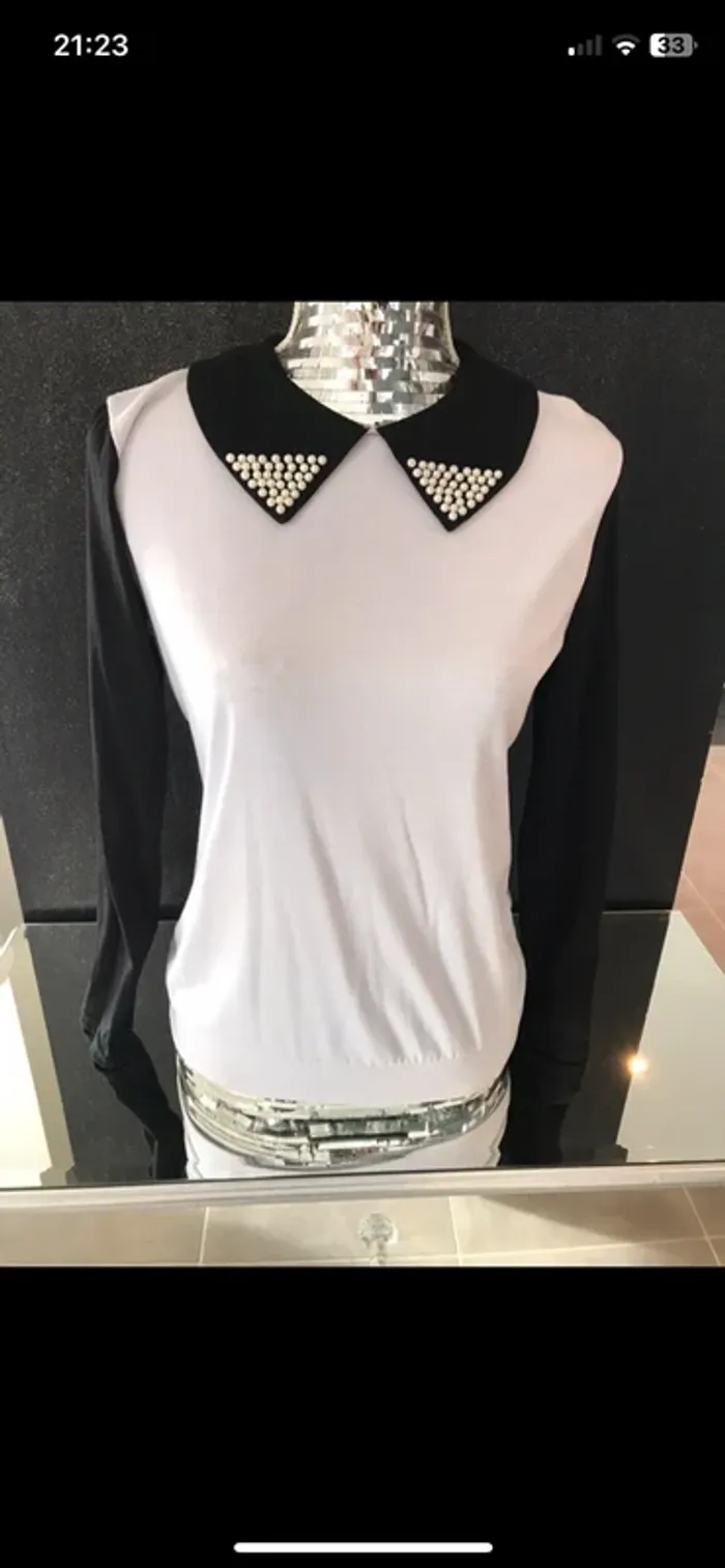 T-shirt manches longues avec col Claudine perlé taille 38