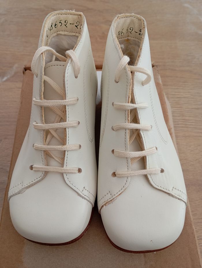Babybotte neuves pour fille en taille 22 - photo numéro 3