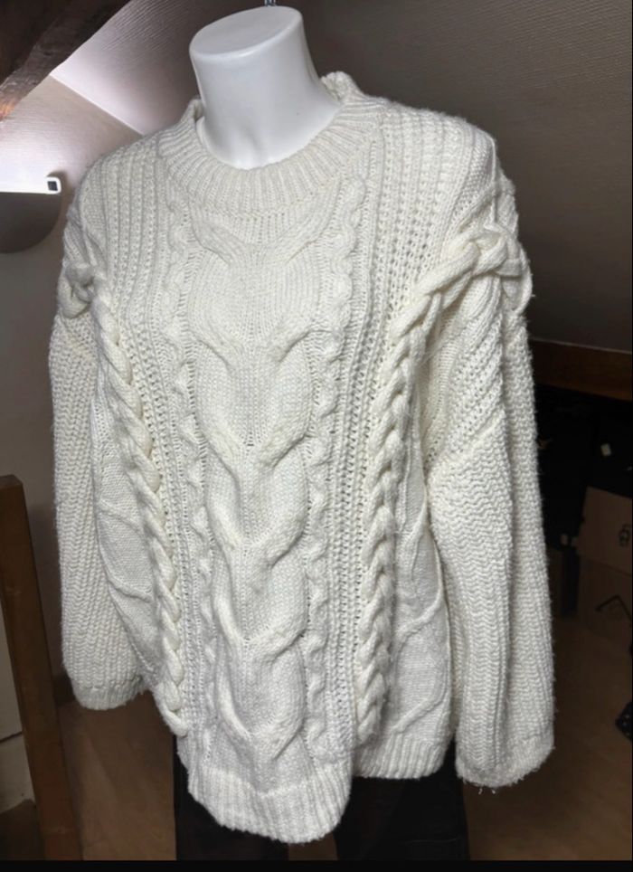 Pull à mailles torsadées blanc cassé H&M – Taille M