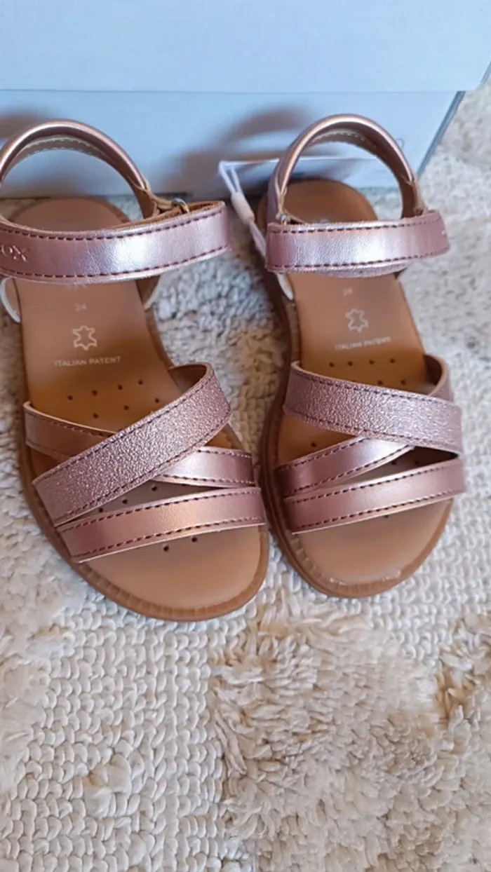 Sandales GEOX taille 24 neuves - photo numéro 7