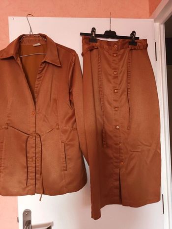 Tailleur veste  +jupe longue camel T 38