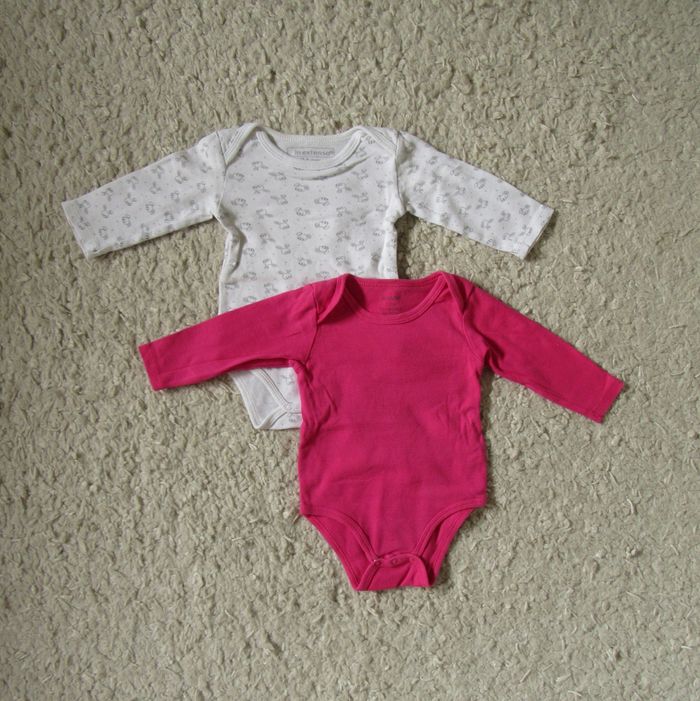 Lot de 2 bodies 12 mois