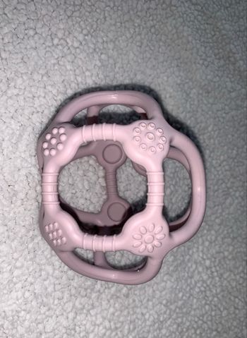 Balle silicone rose + Anneau gris multisensoriel