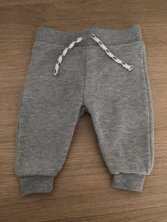 Lot 3 joggings 6 mois - photo numéro 5