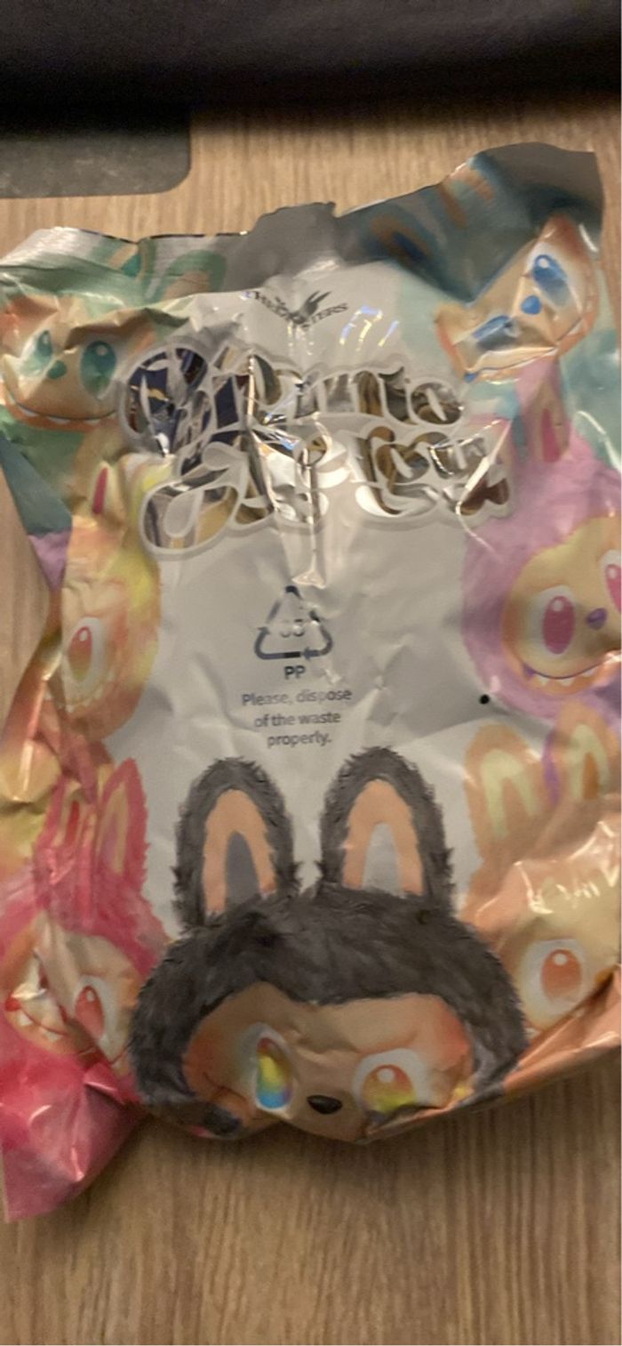 Labubu V3 neuf sous blister Luck / chance - photo numéro 4