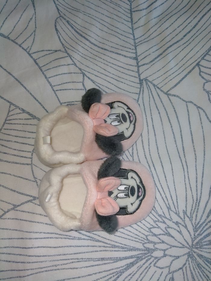 Chaussons Minnie Mouse. Polaire. Taille 6 mois