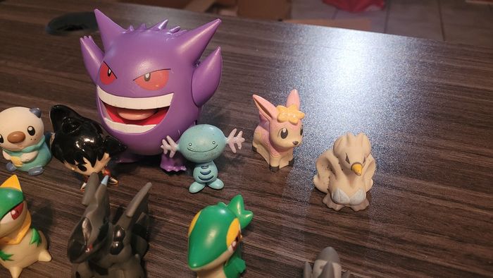 Lot De 33 Figurines Pokémon - Marque Bandai - Occasion