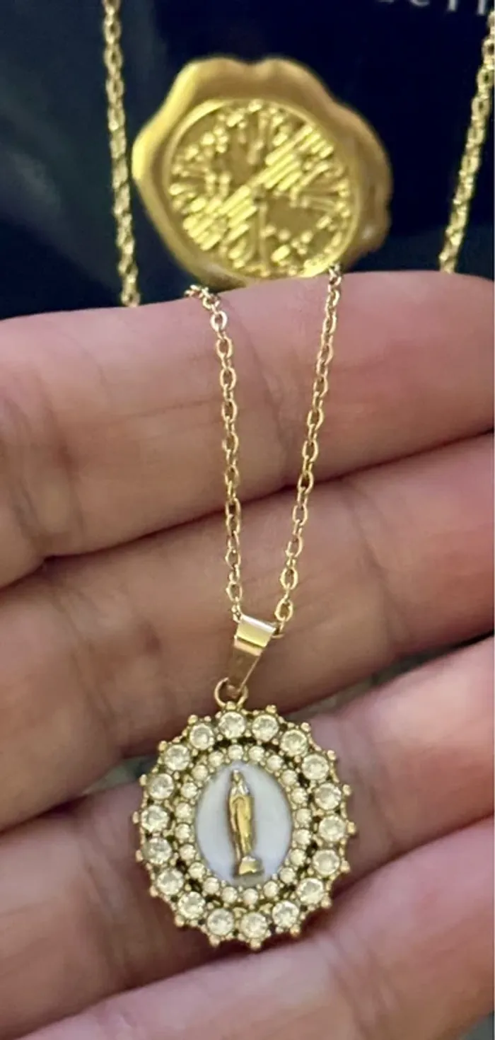Collier chaîne réglable acier inoxydable or médaille vierge cristaux - photo numéro 4