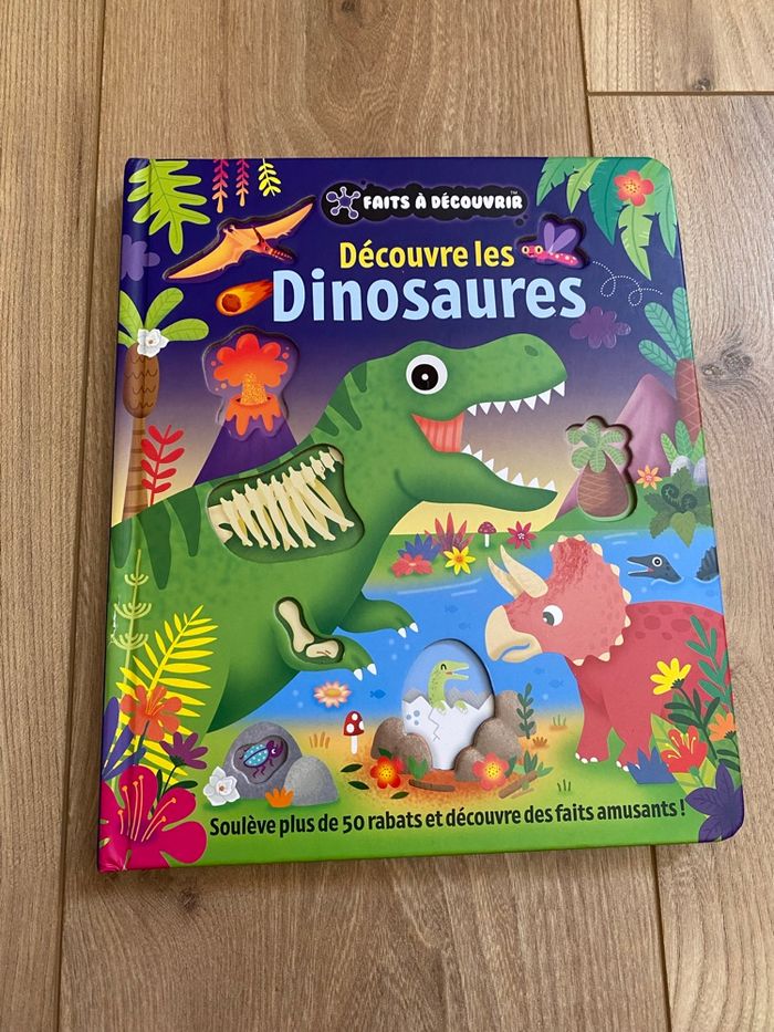 Livre découvre les dinosaures - photo numéro 1