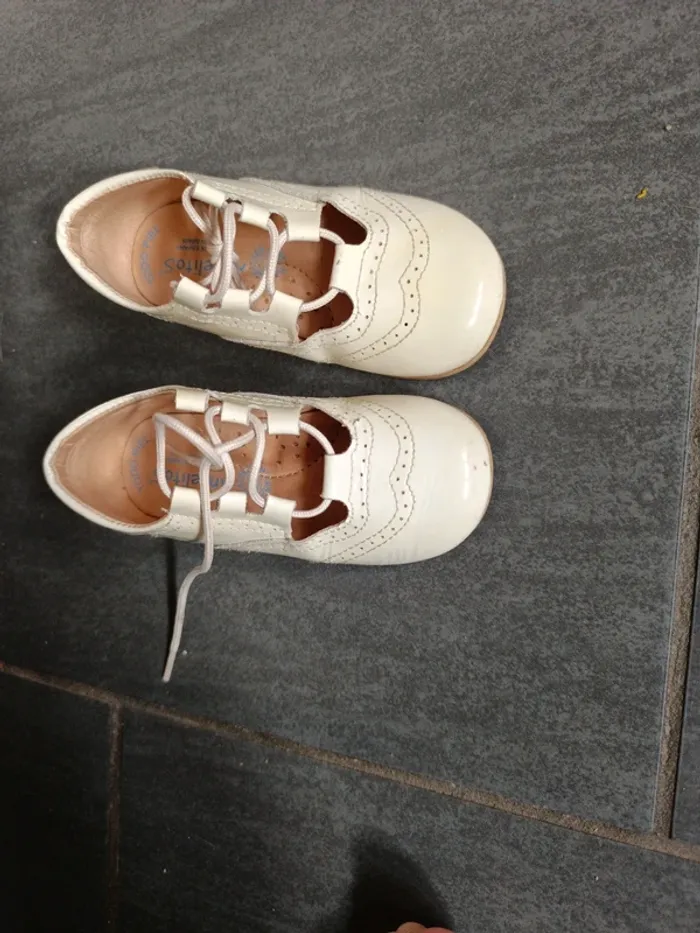 Chaussures blanches - photo numéro 3