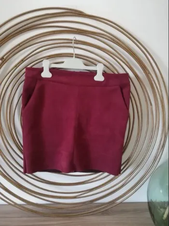 Jupe bordeaux en simili Only T40