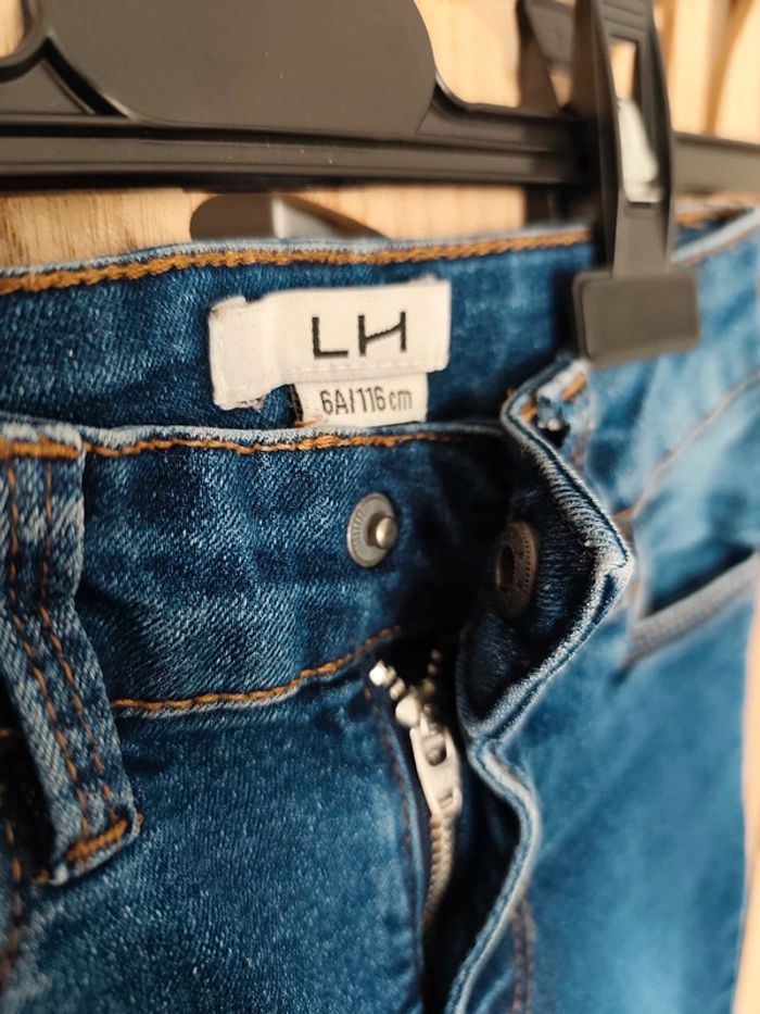 Jean troué Taille 6 ans LH - photo numéro 7