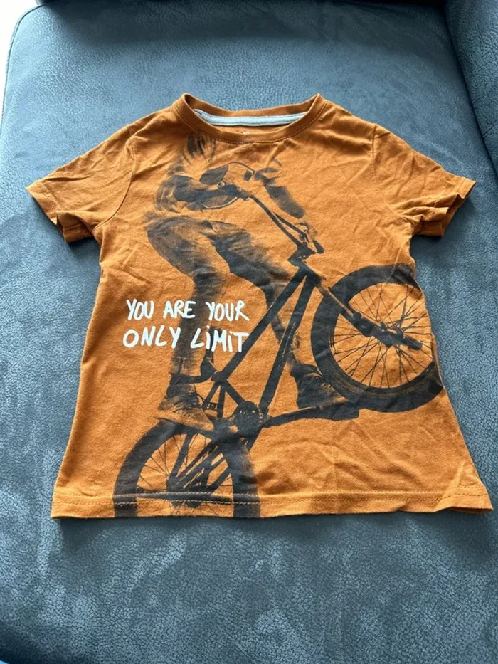Tee shirt