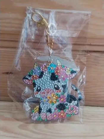 Porte clé recto/ verso vache 🐄 en Diamond painting