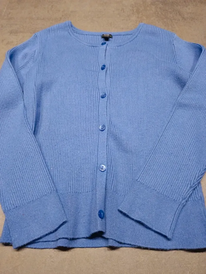 Vends gilet enfants Kiabi taille 8 ans . - photo numéro 3