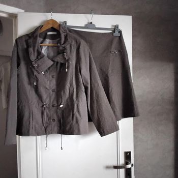 Ensemble tailleur veste +jupe T44Armand Thiery