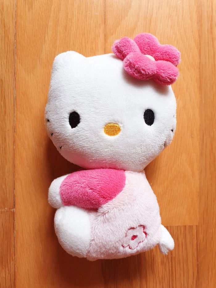 Peluche Hello Kitty rose - 13 cm