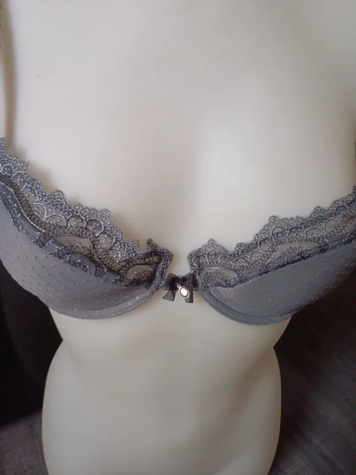 Soutien gorge pushup 85B neuf cadeau de noel - photo numéro 3