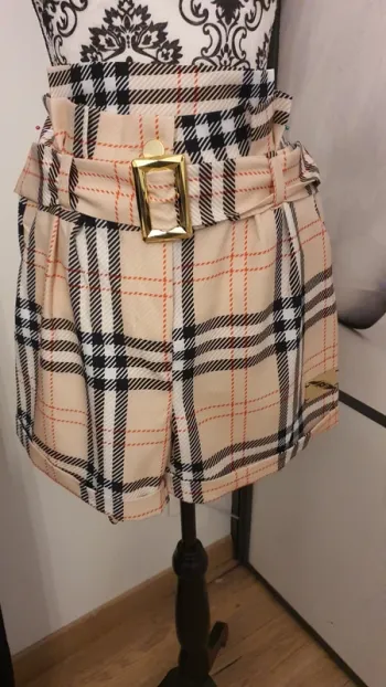 Short agatha