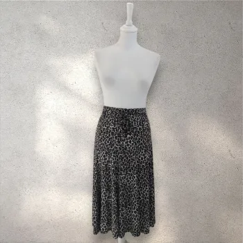 Jupe taille haute élastique motifs léopard 42-44