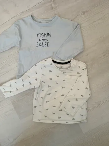 2 t-shirts petits défauts petit prix 18 mois