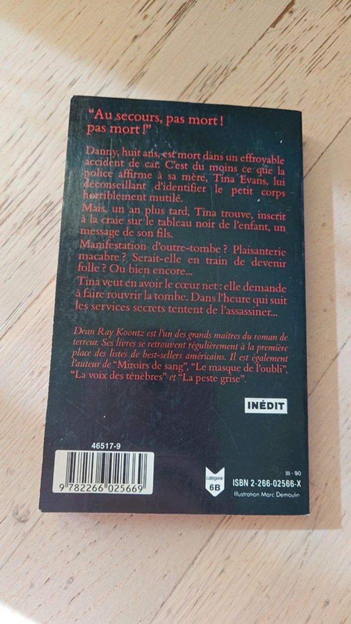 Livre " les yeux des ténèbres" de dean R koontz - photo numéro 2