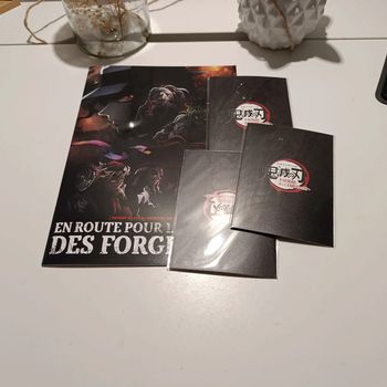 Booklet démon slayer + 3 pellicules