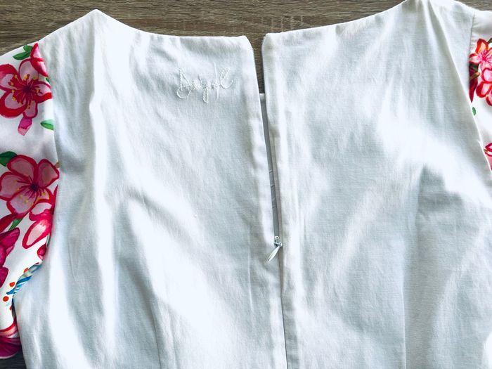 Robe neuve « Desigual » T40 - photo numéro 4