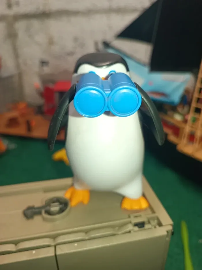 Figurines pingouins de Madagascar burger king 2015 - photo numéro 2
