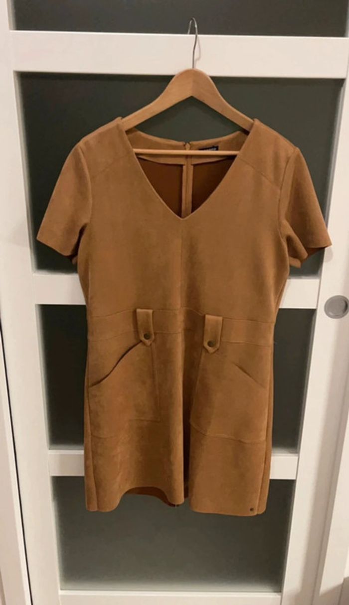 Robe en suédine