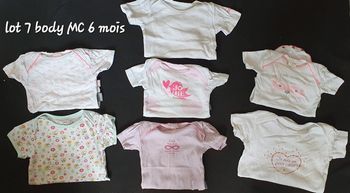 Lot de 7 bodies 6 mois