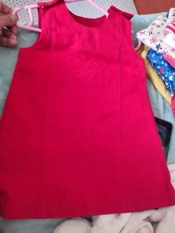 #kytie12moisfille. Robe. Sans manches taille 12 mois