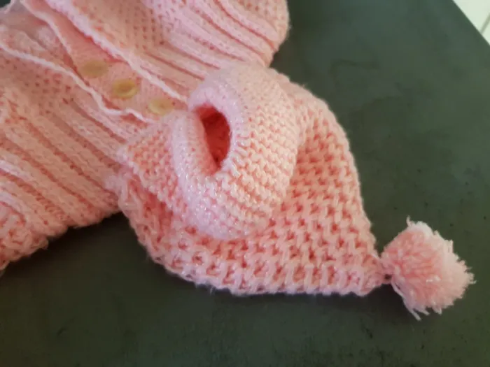 Veste et chaussons tricot bébé fille - photo numéro 5