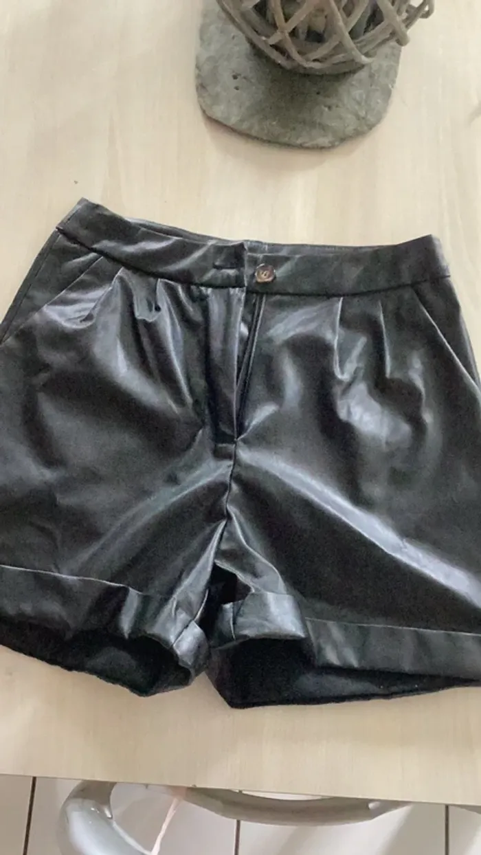 Short simili 2 poches côté taille haute