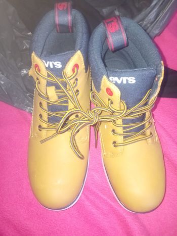 Boots Levis neuves