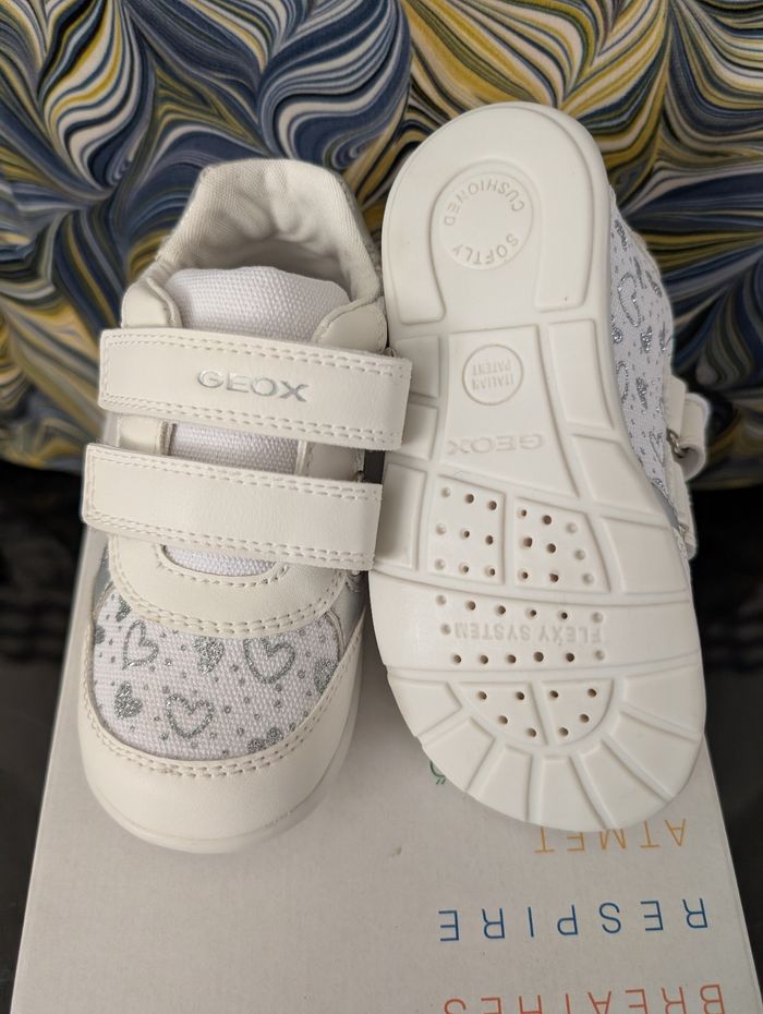 Chaussures fille. Taille 22. Neuf. Geox - photo numéro 6