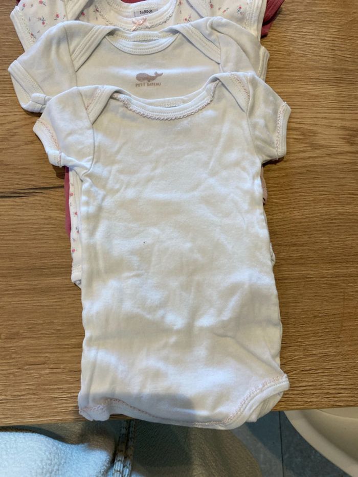 Lot de 5 bodys manches courte 3 mois - photo numéro 2