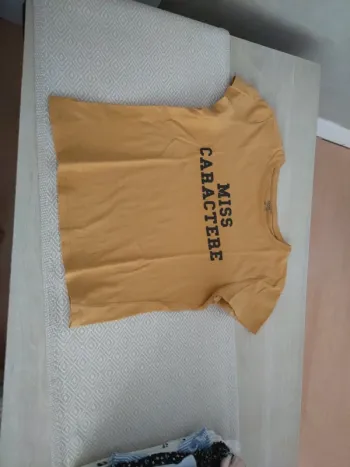 Crop top moutarde miss caractère 12 ans