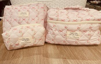 Lot de trousses de toilette / cosmétiques 