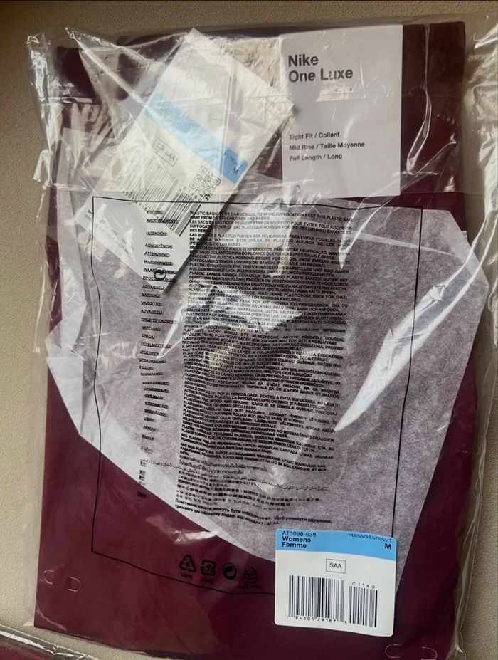 Legging Nike One ,Taille M. Neuf avec étiquette et emballage. - photo numéro 3