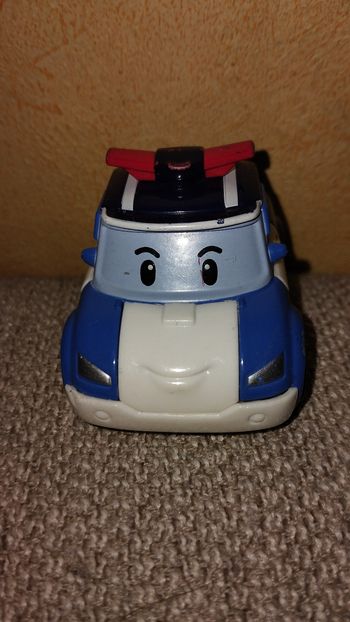 Petite voiture poli