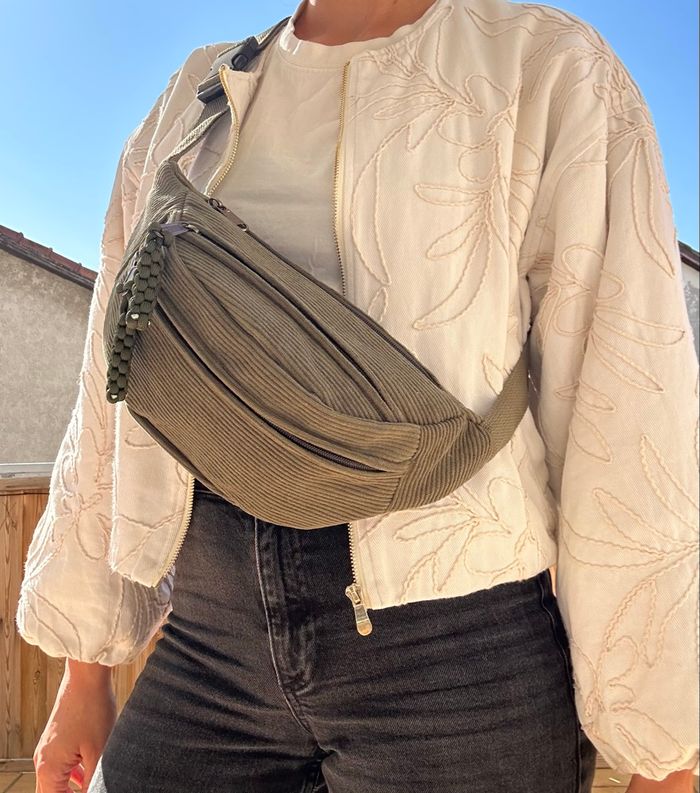 Sac banane velours kaki spacieux - photo numéro 3