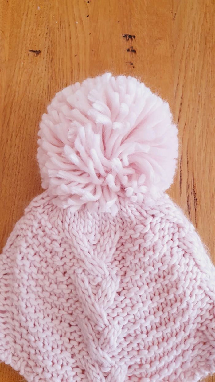 Bonnet rose doublé en polaire avec pompons et cache-oreille, 6-12 mois - photo numéro 3