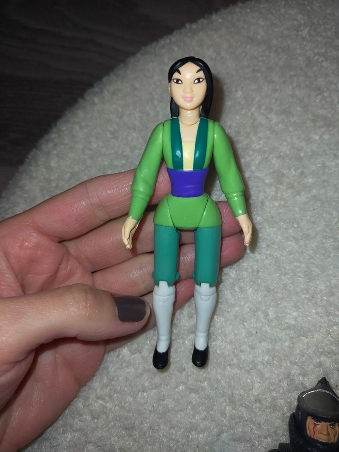 Lot figurines vintage Pocahontas chap Mei etc - photo numéro 2