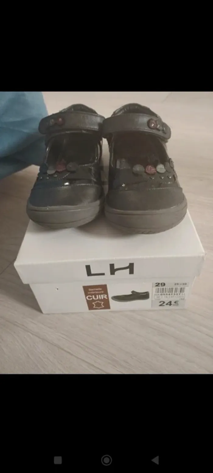 Chaussures style babies pointure 29 - photo numéro 3