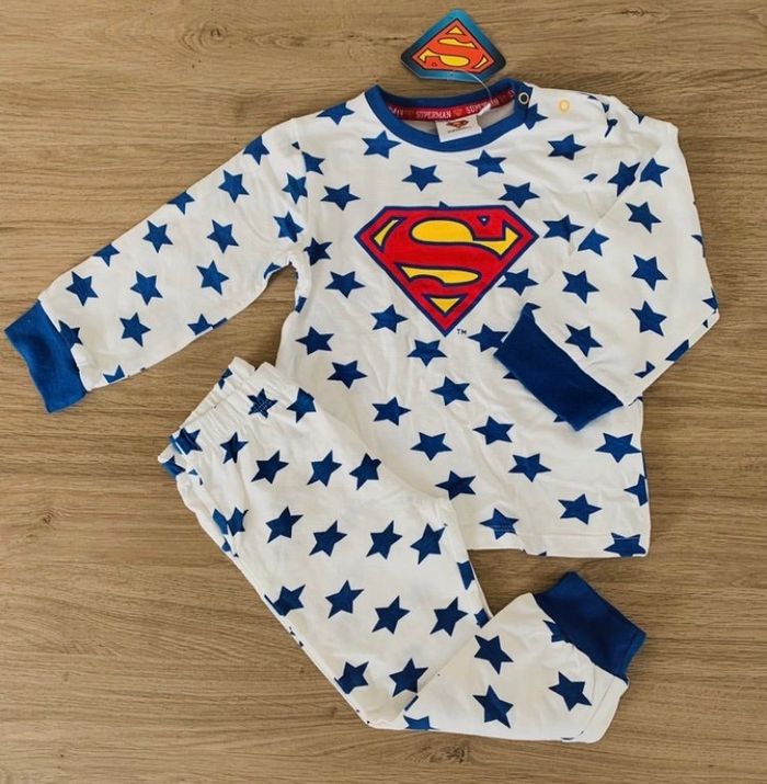 Pyjama Superman Neuf avec étiquette 2 ans - photo numéro 2